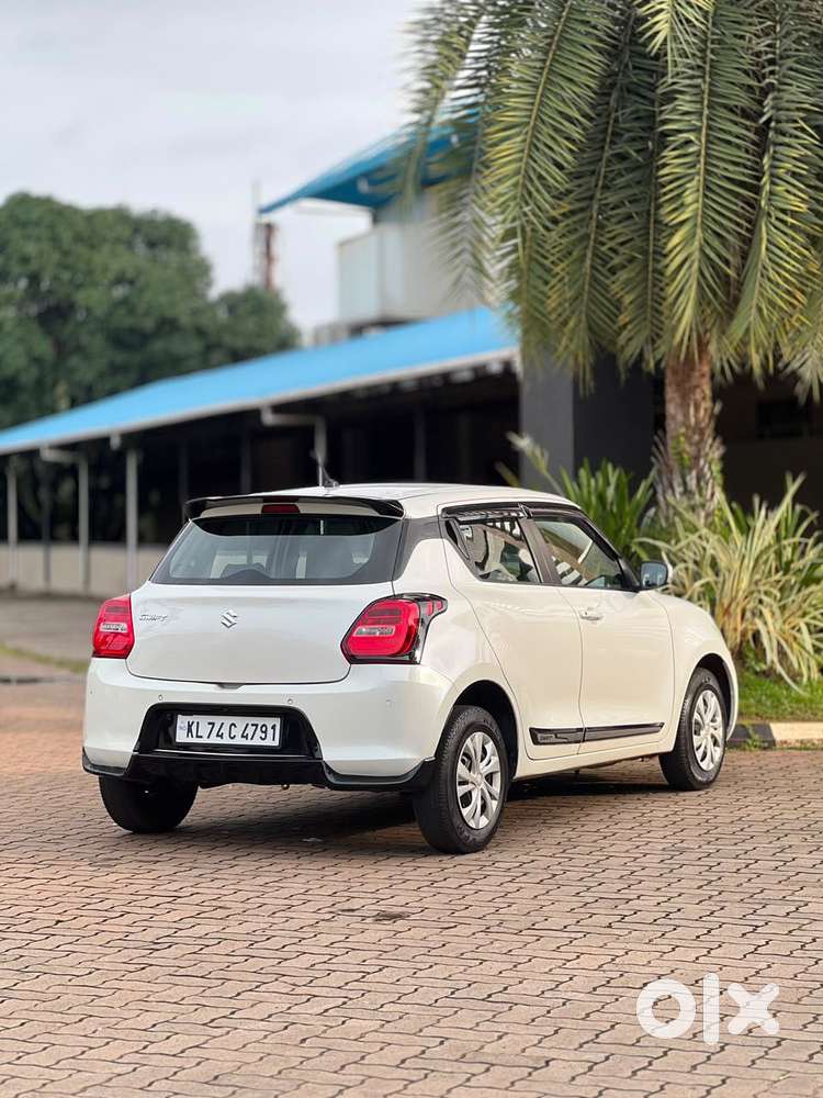 Maruti Suzuki Swift Vxi Optional, 2022, Petrol