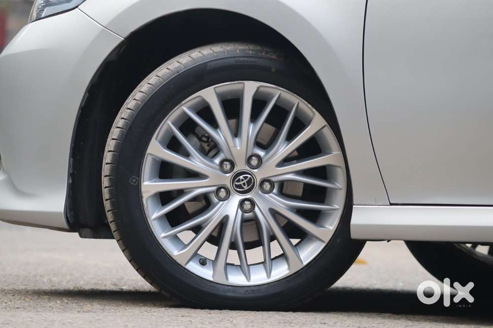 Toyota Camry Hybrid, 2019, Petrol