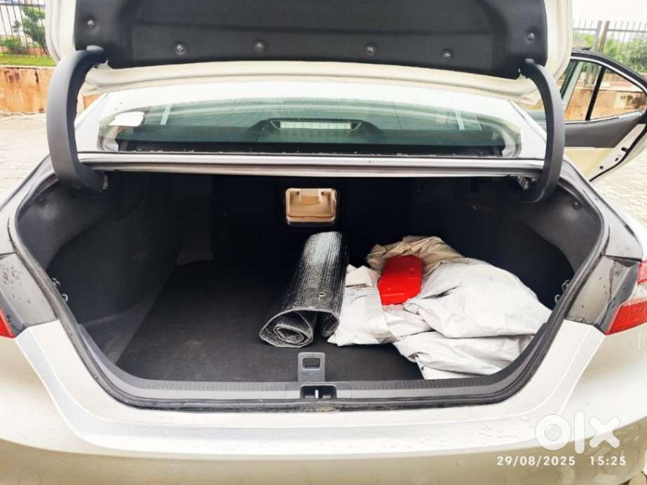 Toyota Camry Hybrid, 2024, Cng & Hybrids