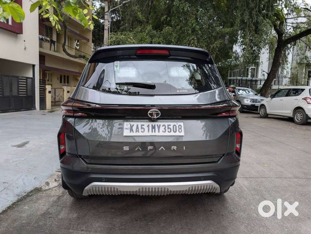 Tata Safari Accomplished X Plus 7 Str Stealth Edition At, 2025, Dies..
