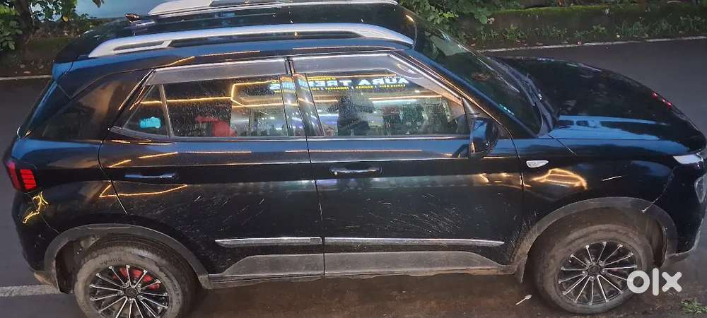 Hyundai Venue Petrol Manual 2022
