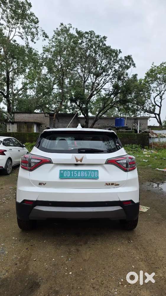 Mahindra Xuv400 Ev 2025 Electric Well Maintained