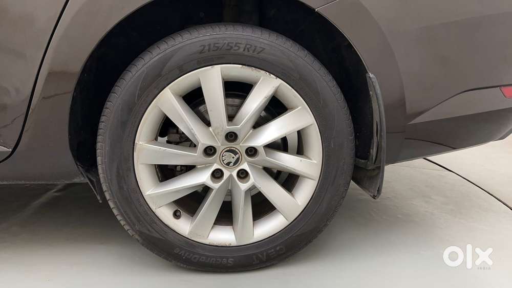 Skoda Superb Lk 1.8 Tsi At, 2016, Petrol