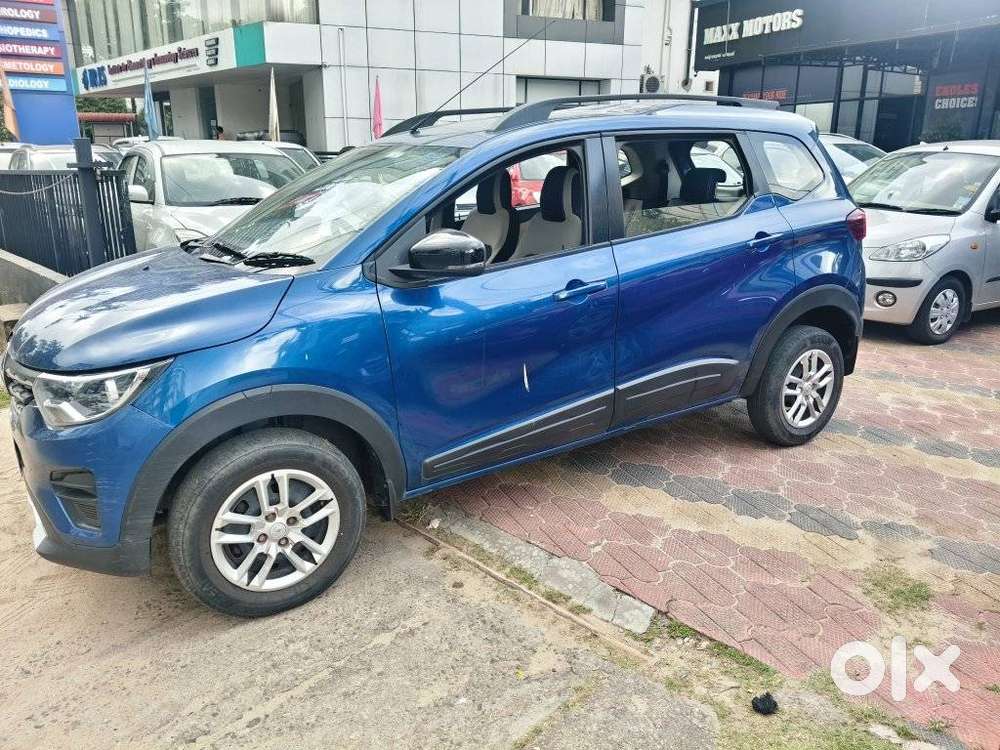 Renault Triber Rxt, 2022, Petrol