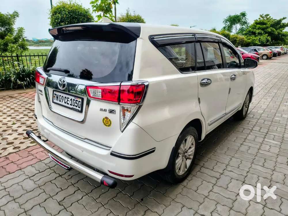Toyota Innova Crysta 2016 Variant