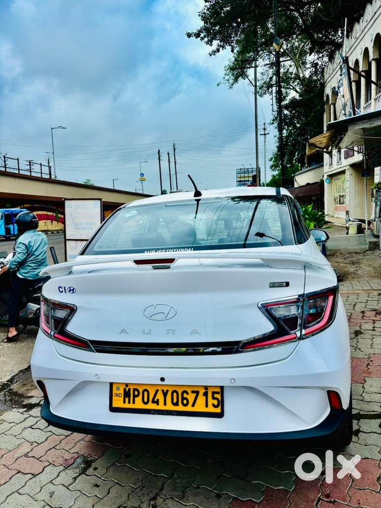 Hyundai Aura 2025 Cng