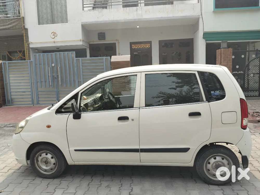 Maruti Suzuki Zen Estilo 2011