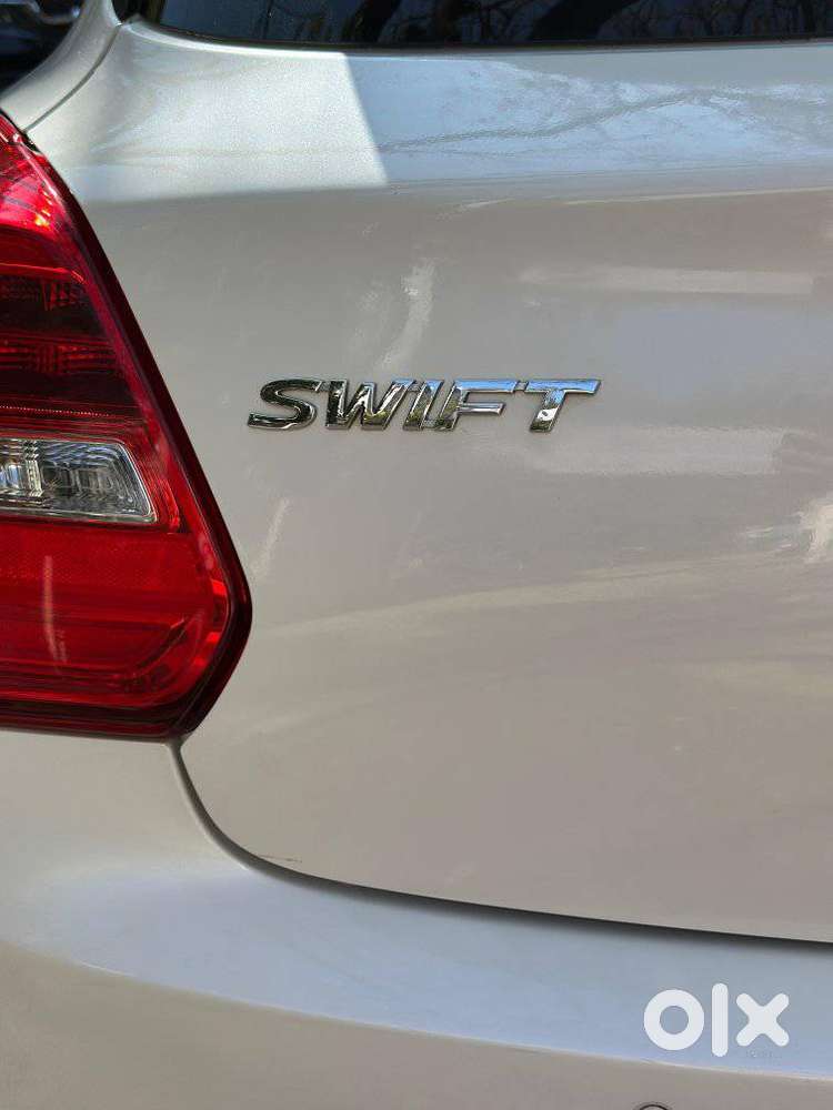 Maruti Suzuki Swift Vxi + Manual, 2022, Petrol