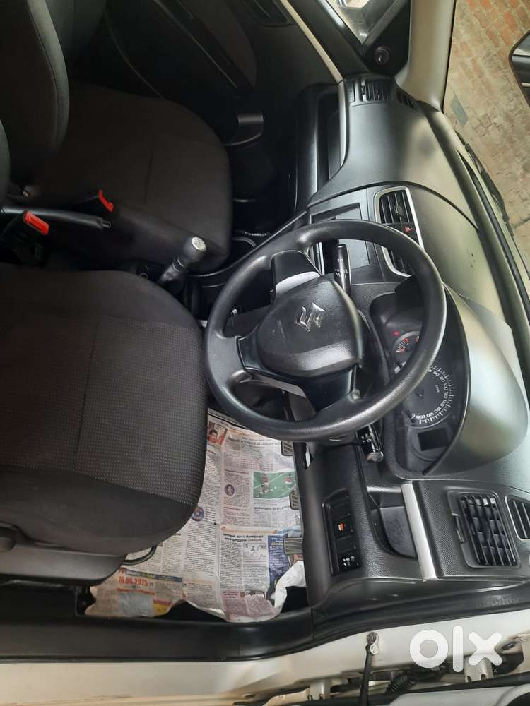 Maruti Suzuki Swift Lxi Optional-o, 2017, Petrol