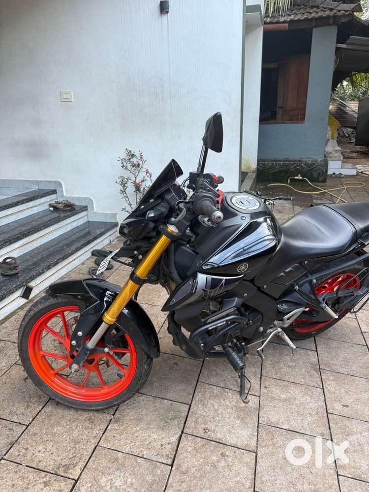 Single owner.   Showroom service .excellent condition