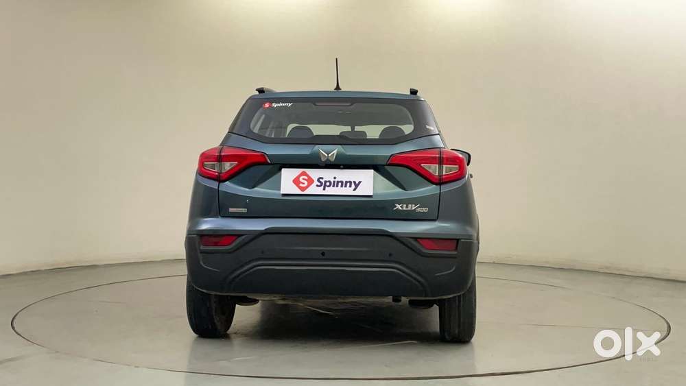 Mahindra Xuv300 W6 Amt Diesel, 2023, Diesel