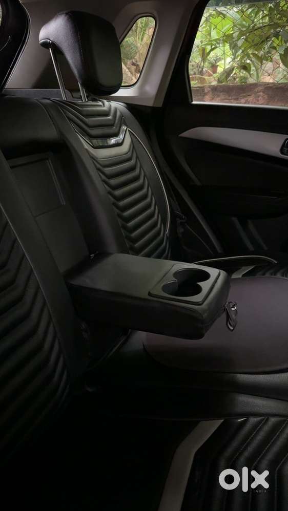 Marutisuzuki Brezza Zxi Automatic Smart Hybrid Red Dual Tone Choice No
