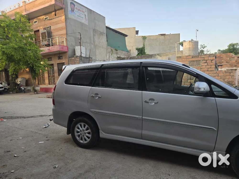 Toyota Innova 2014