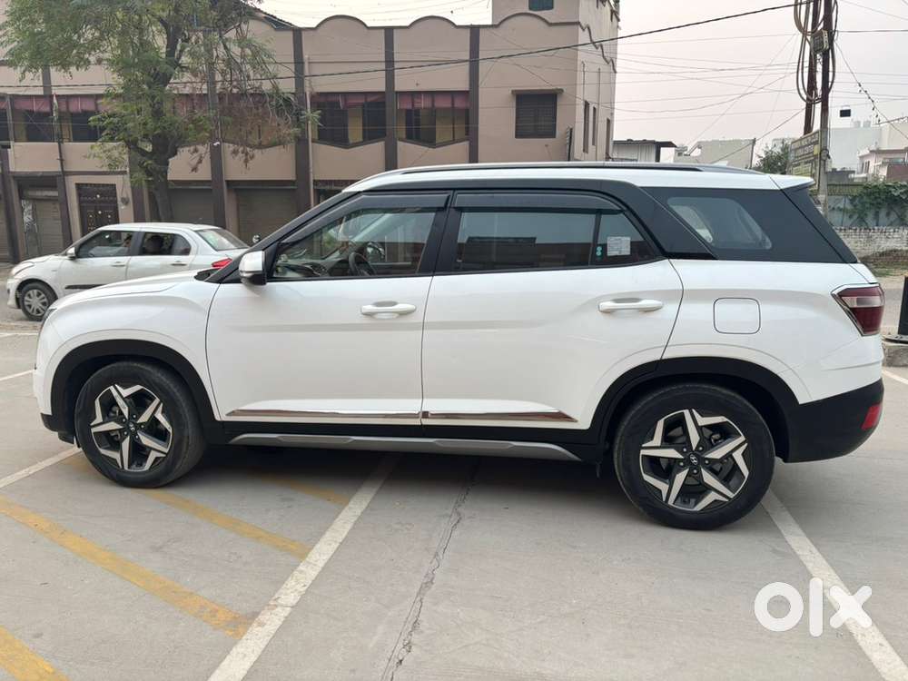 2023 Hyundai Alcazar / 30000 Kms \ New Condition Single Owner