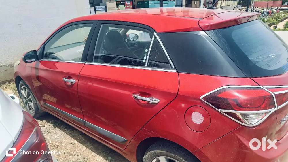I 20 Car ( Red)