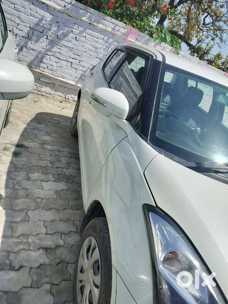 Maruti Suzuki Swift Vxi 1.2 Abs Bs-iv, 2016, Petrol