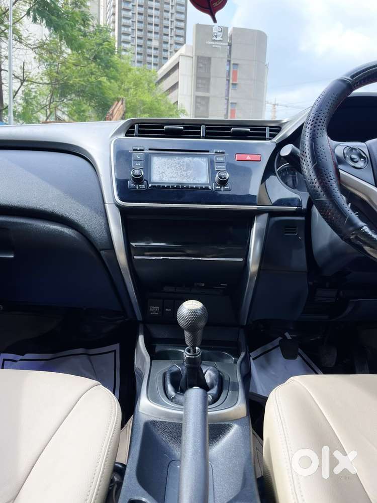 Honda City 1.5 V Cvt I-vtec Mt, 2015, Petrol