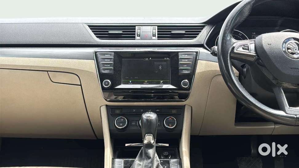 Skoda Superb Style 1.8 Tsi Mt, 2016, Petrol