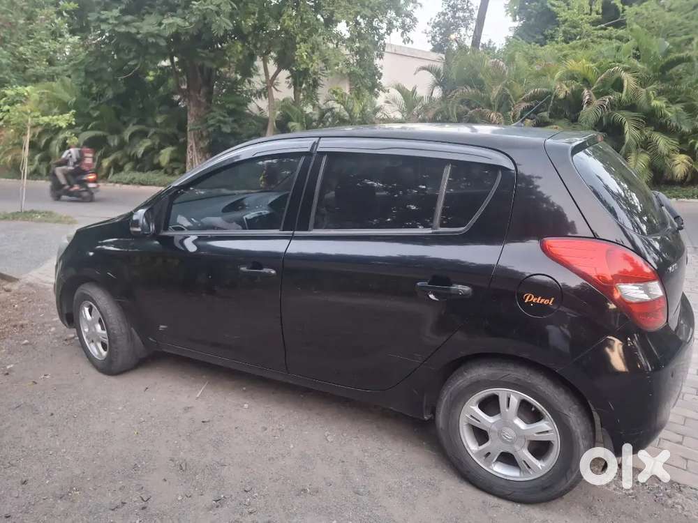 Hyundai I20 2011 Cng & Hybrids 97000 Km Driven