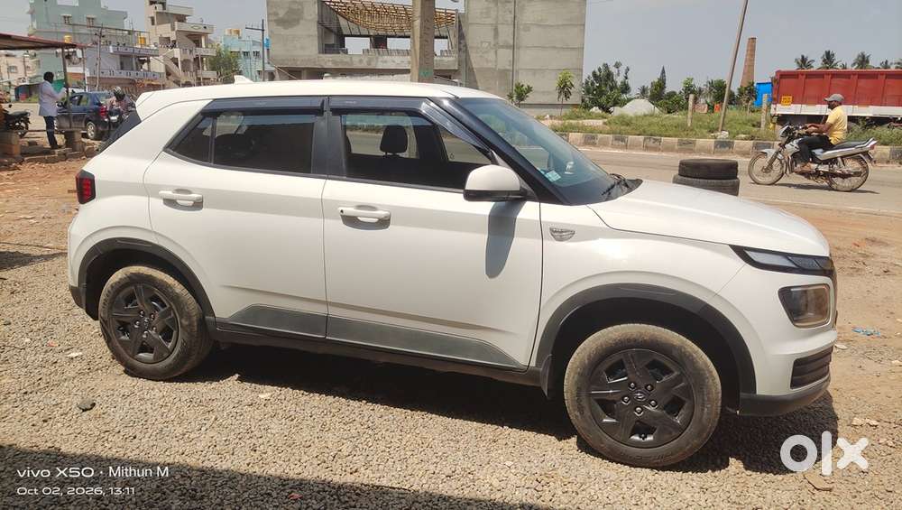 Hyundai Venue Petrol Manual 2023