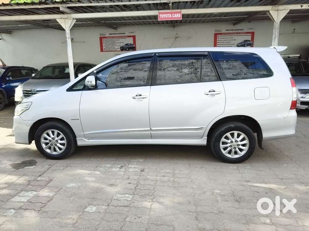 Toyota Innova 2.5 Vx 8 Seater Bs Iv, 2014, Diesel