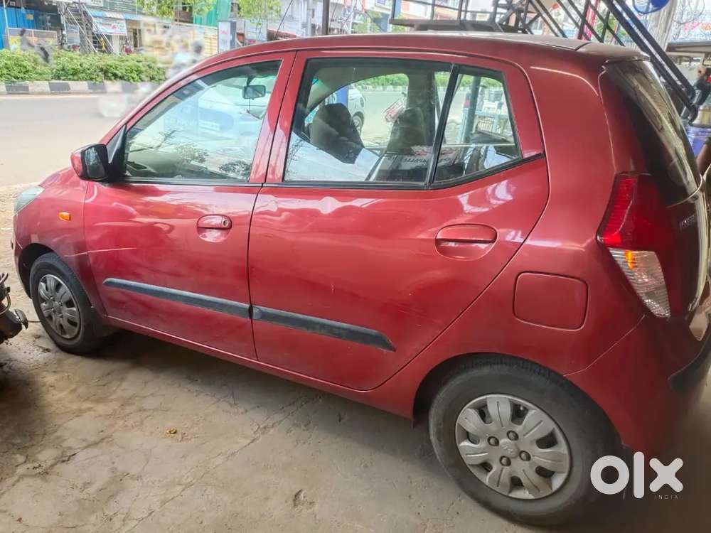 I10  Automatic Red, Well-maintained Valid Till 2030
