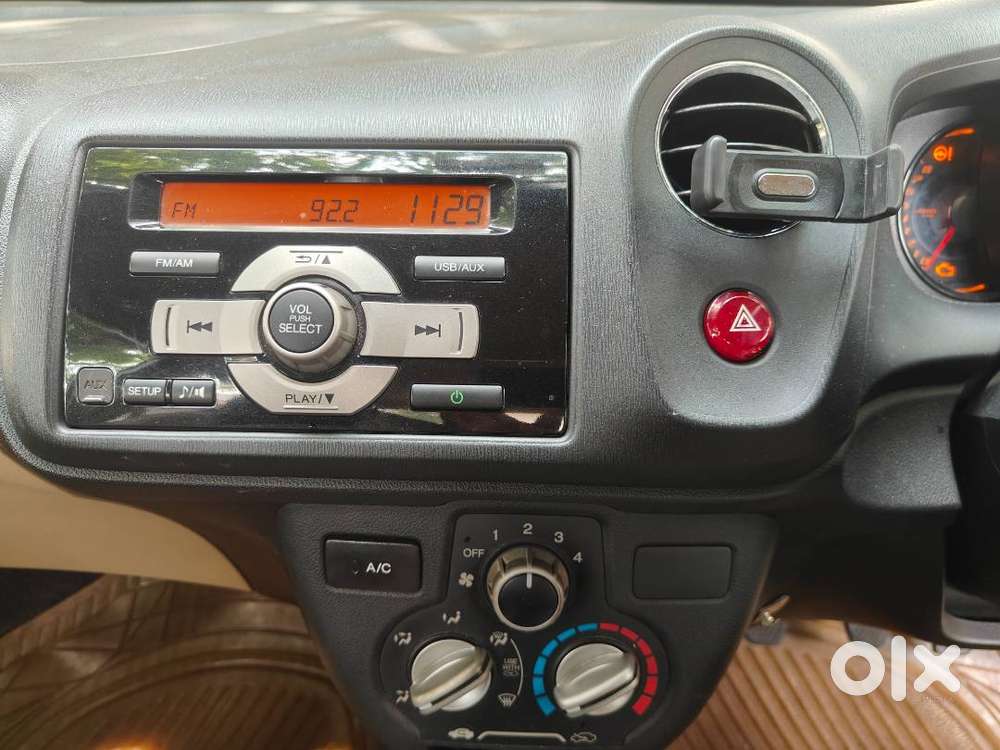 Honda Amaze 2014 Variant, Single Owner - Brokers Excuse