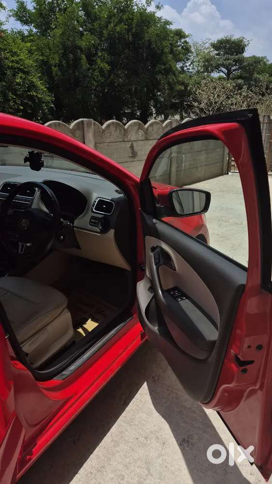 Volkswagen Vento 2012  1.6 Petrol Highline  Alloy Wheels