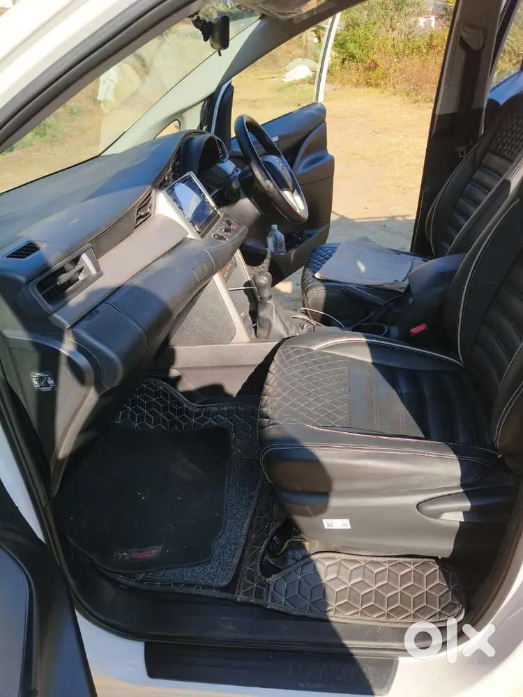 Toyota Innova Crysta 2025