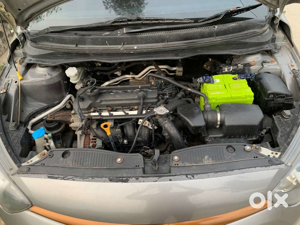Hyundai I20 2013 83000 Km Driven  All Original New Tire Pure Petrol