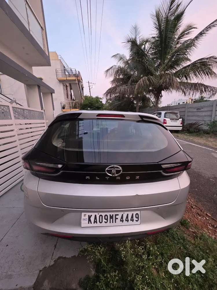 Urgent Sale Of Tata Altroz 2020 Petrol Well Maintained,
