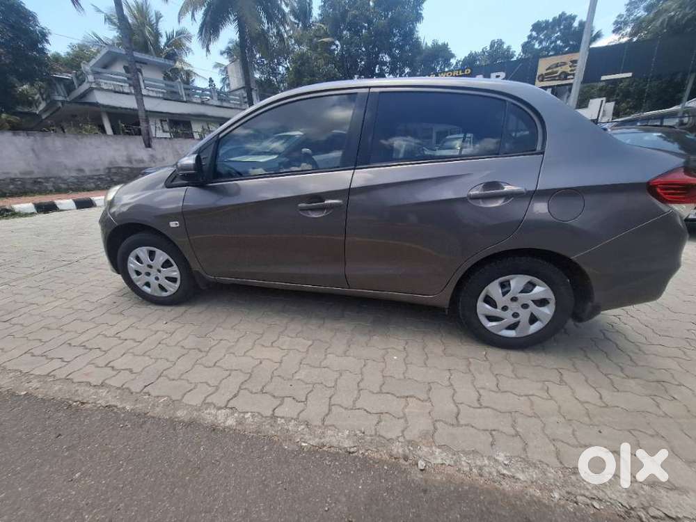 Honda Amaze, 2015