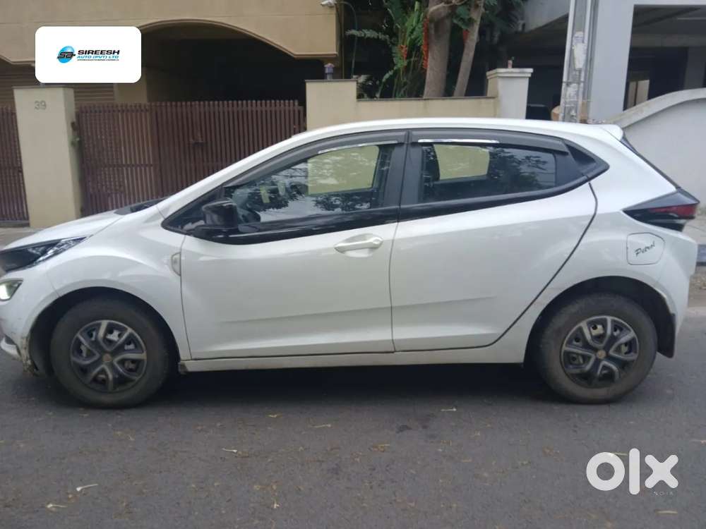 Tata Altroz Xe Petrol, 2020, Petrol