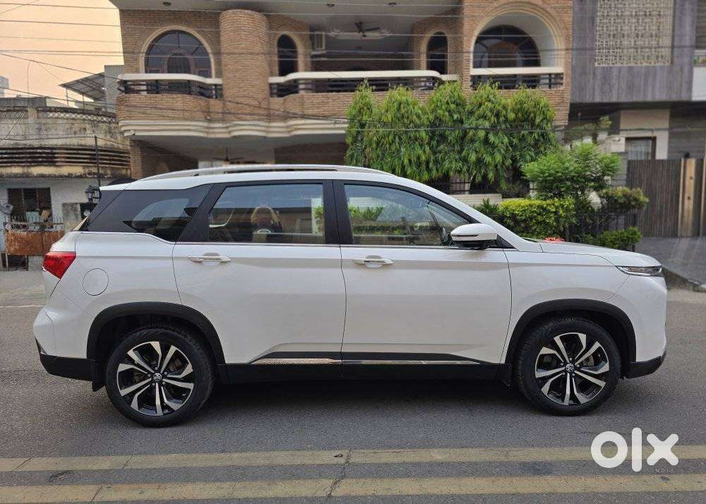 Mg Hector Plus Sharp Pro 1.5 Turbo Petrol Cvt 7 Str, 2023, Petrol