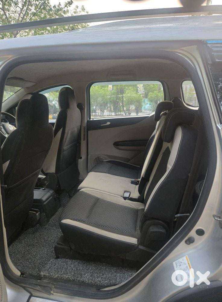 Renault Triber Rxz, 2022, Petrol