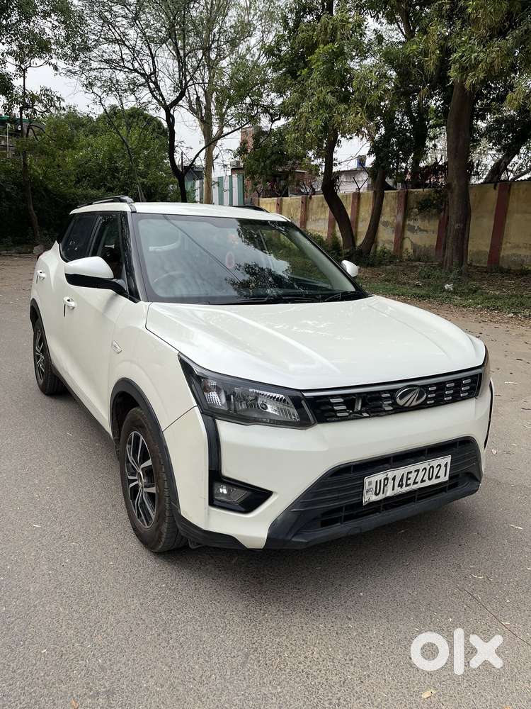 Mahindra Xuv300 1.2 W6 Amt Petrol, 2022, Petrol