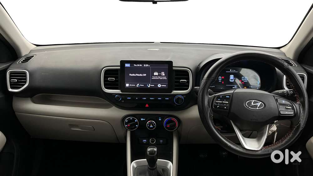 Hyundai Venue 1.2 S (o), 2022, Petrol