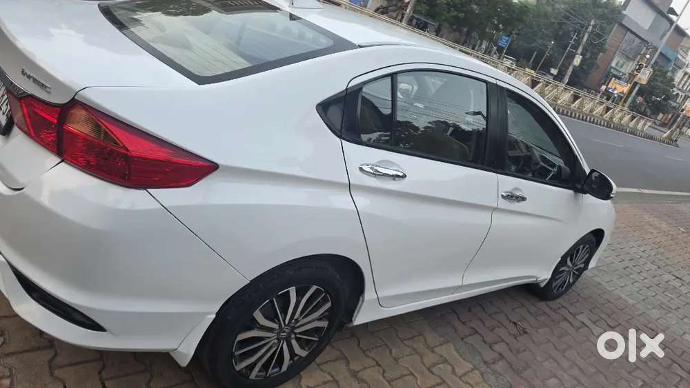 Honda City 1.5 Vx 2017 Sunroof Top Model