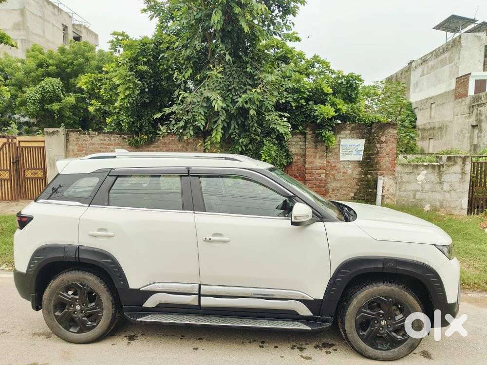 Maruti Suzuki Brezza 1.5 Zxi Smart Hybrid, 2023, Petrol