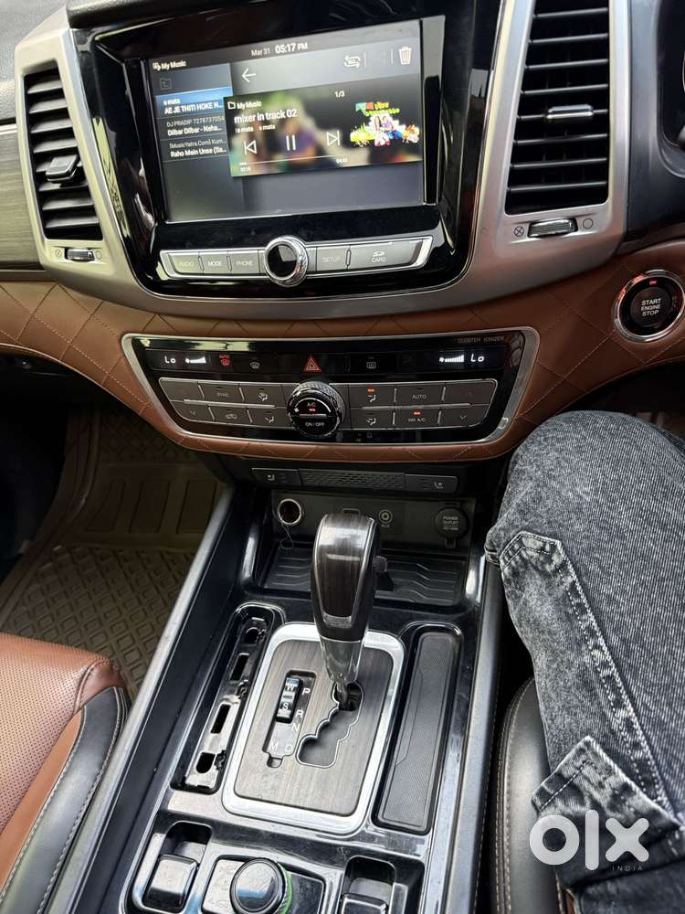 Mahindra Alturas G4 4wd At, 2020, Diesel