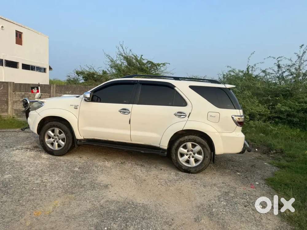 Toyota Fortuner 2010
