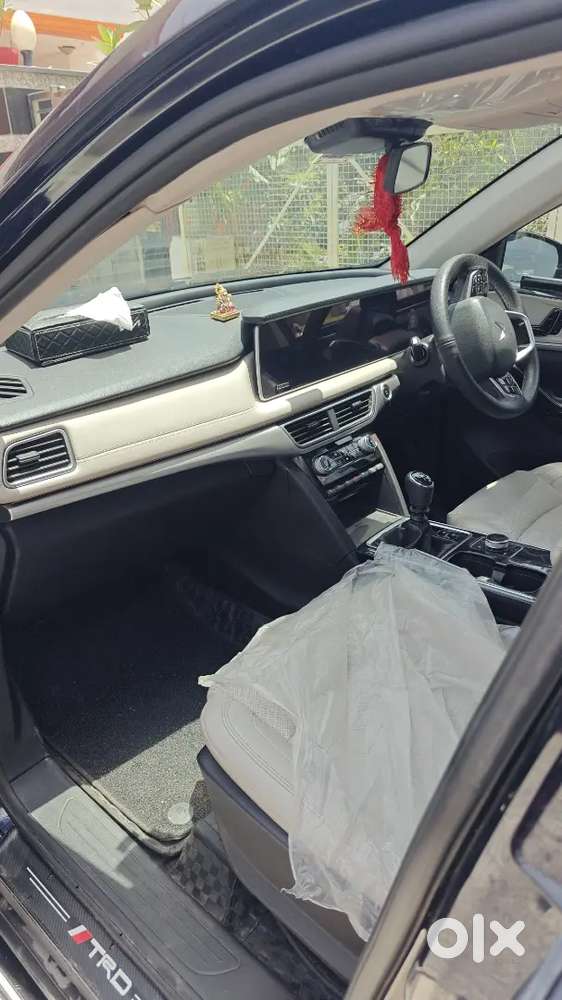Mahindra Xuv700 Ax7 L (luxury Pack) Manual Diesel 2024 Model