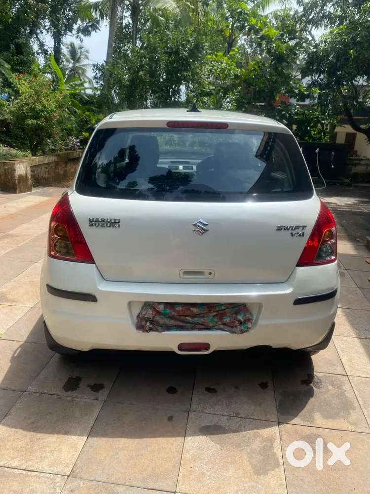 Maruti Suzuki Swift 2011 Petrol