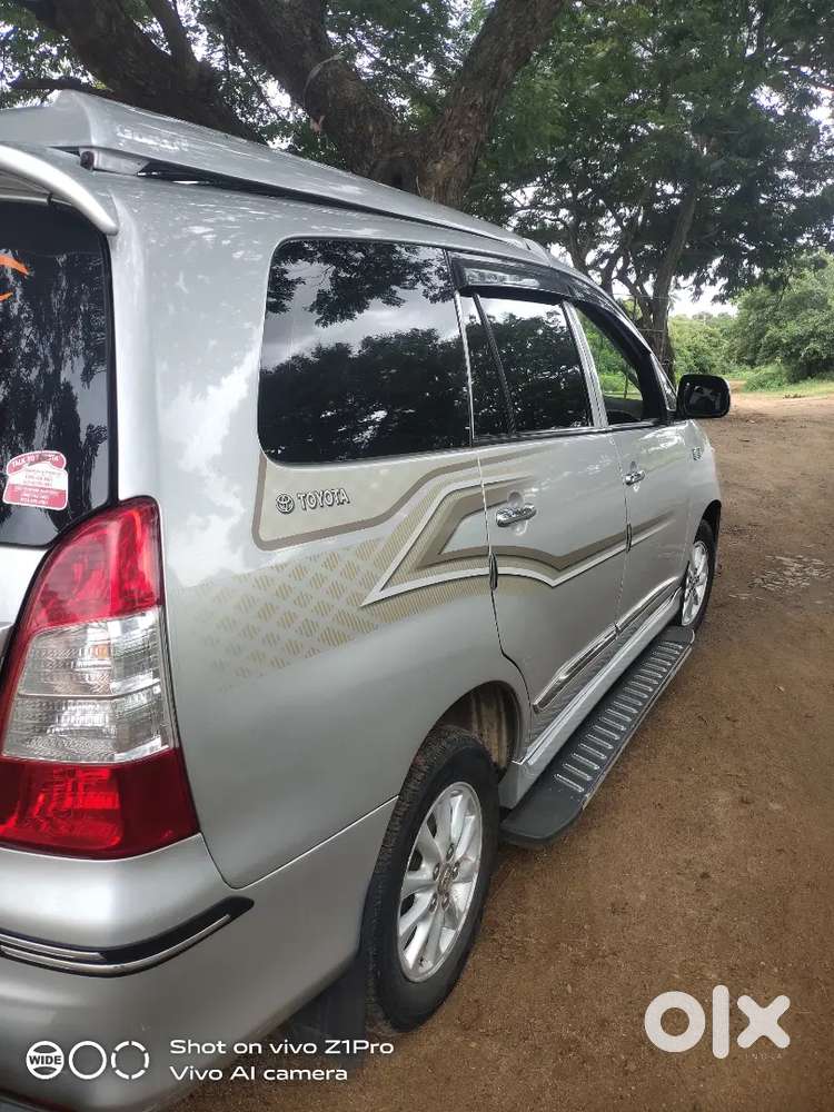 Toyota Innova 2010 Diesel 260000 Km Driven