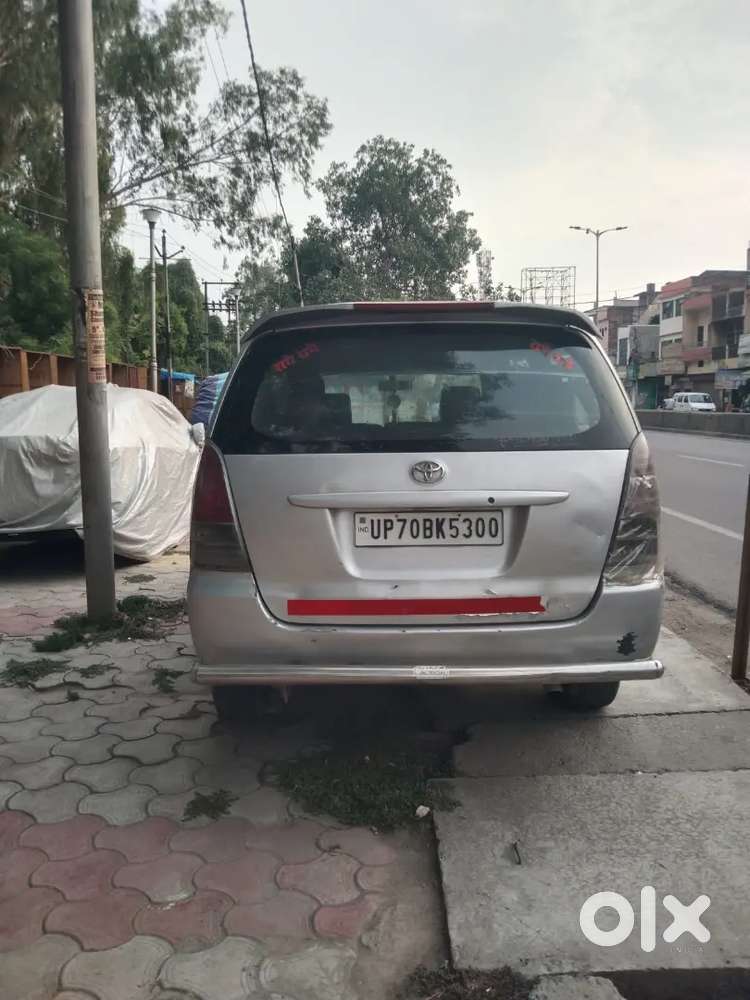 Toyota Innova 2011