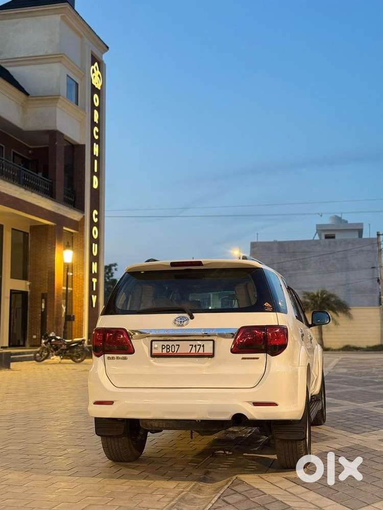 Fortuner 2013 ９９１４１２７６２１