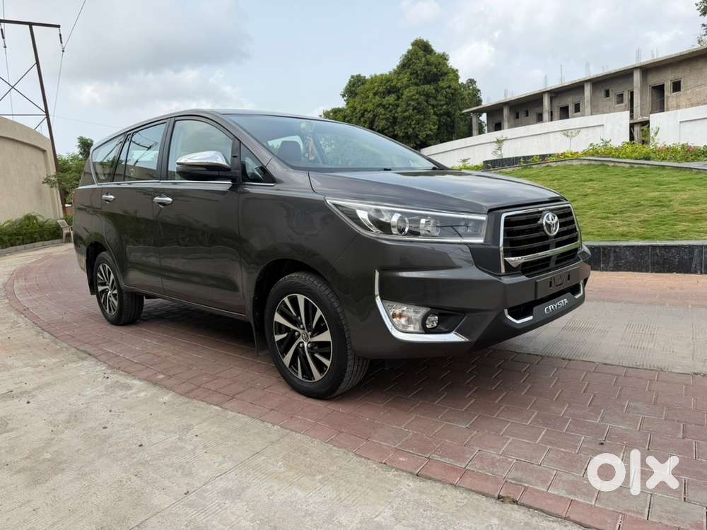 Toyota Innova Crysta 2016 Diesel Well Maintained