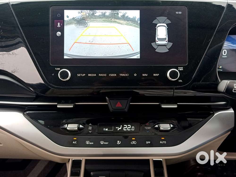 Kia Carens Luxury (o)1.5 Turbo Petrol Dct 7 Str, 2023, Petrol