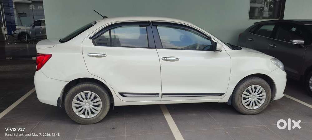 Maruti Suzuki Dzire 1.2 Vxi, 2022, Petrol