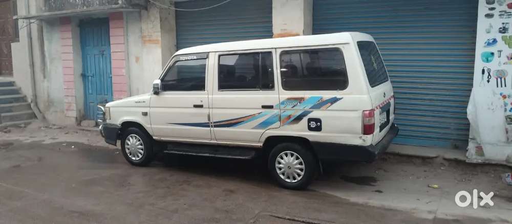 Toyota Qualis 2002 Diesel Well Maintained